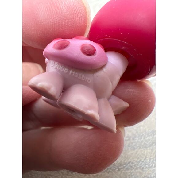 Littlest Pet Shop #2689 Red Pink G4 Ladybug Blue Star Eyes #1474 Ladybug 2008 - Picture 6 of 6